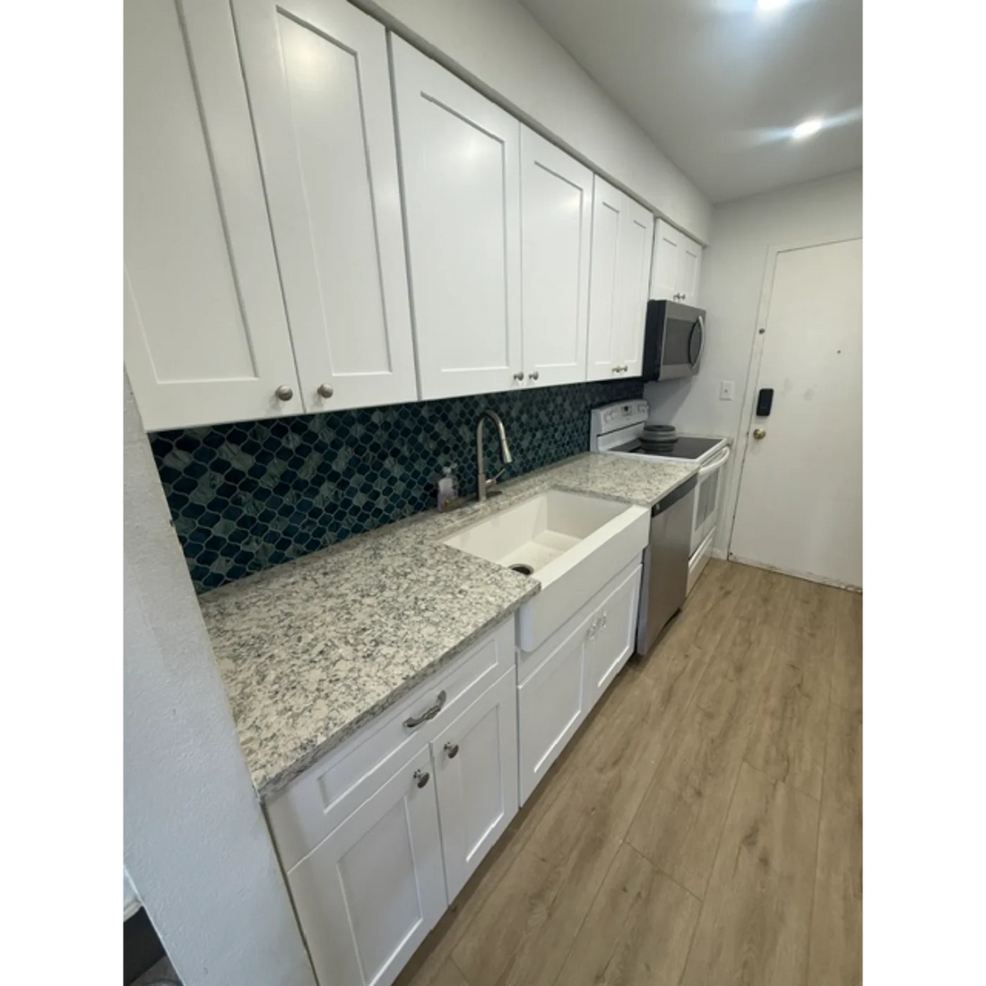Installing New Kitchen Cabinets in St. Petersburg and Largo, Florida
